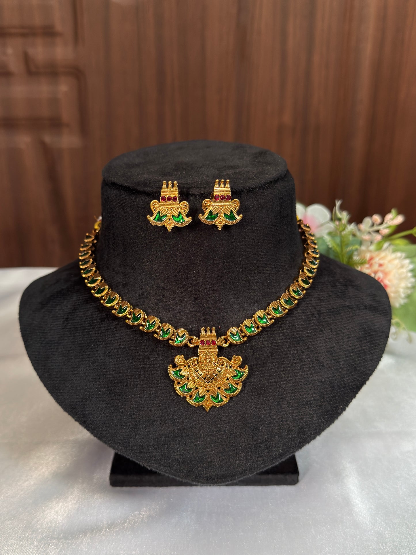 Lakshmi Small Mango Necklace