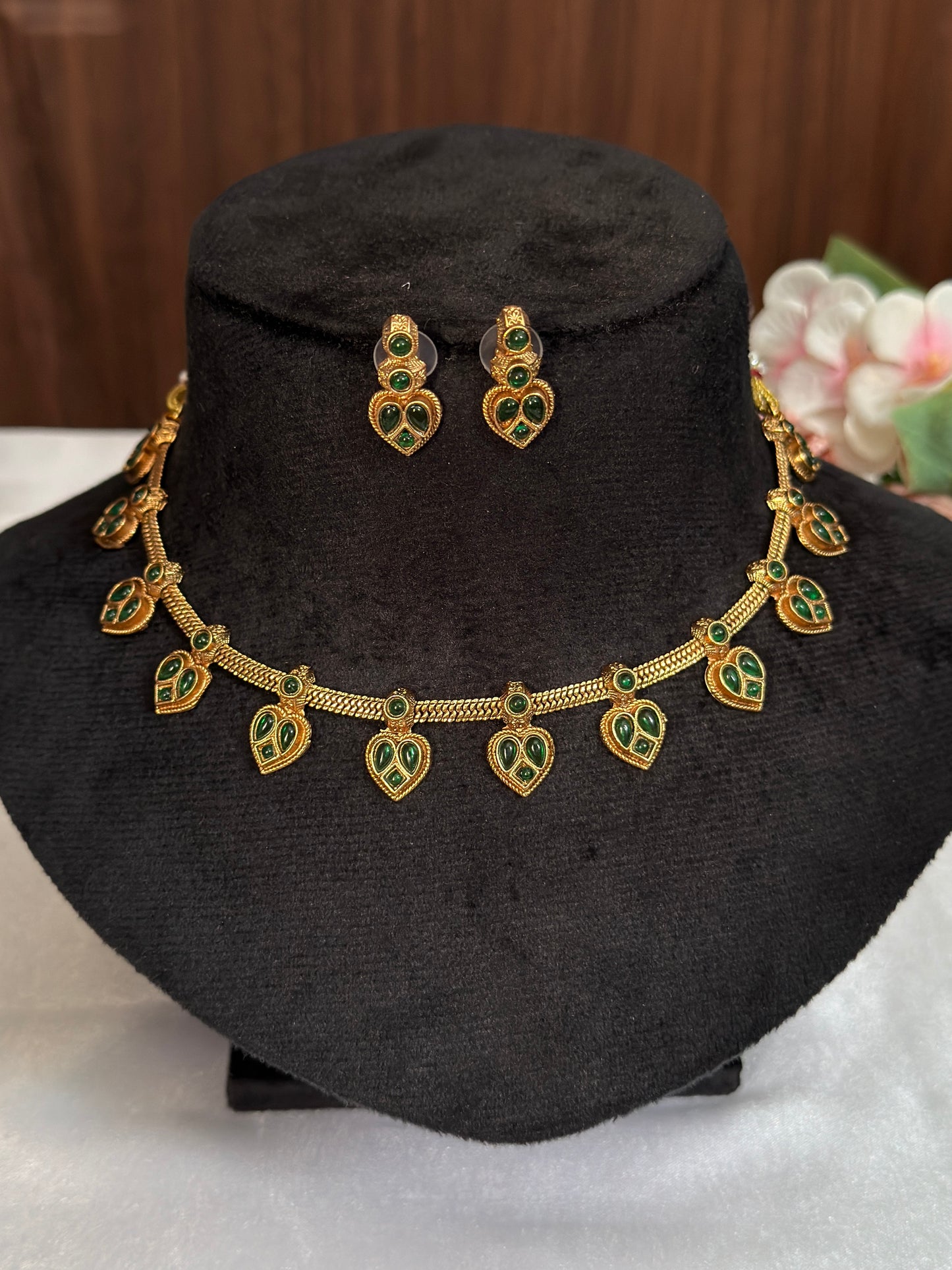 Little Hearts Choker