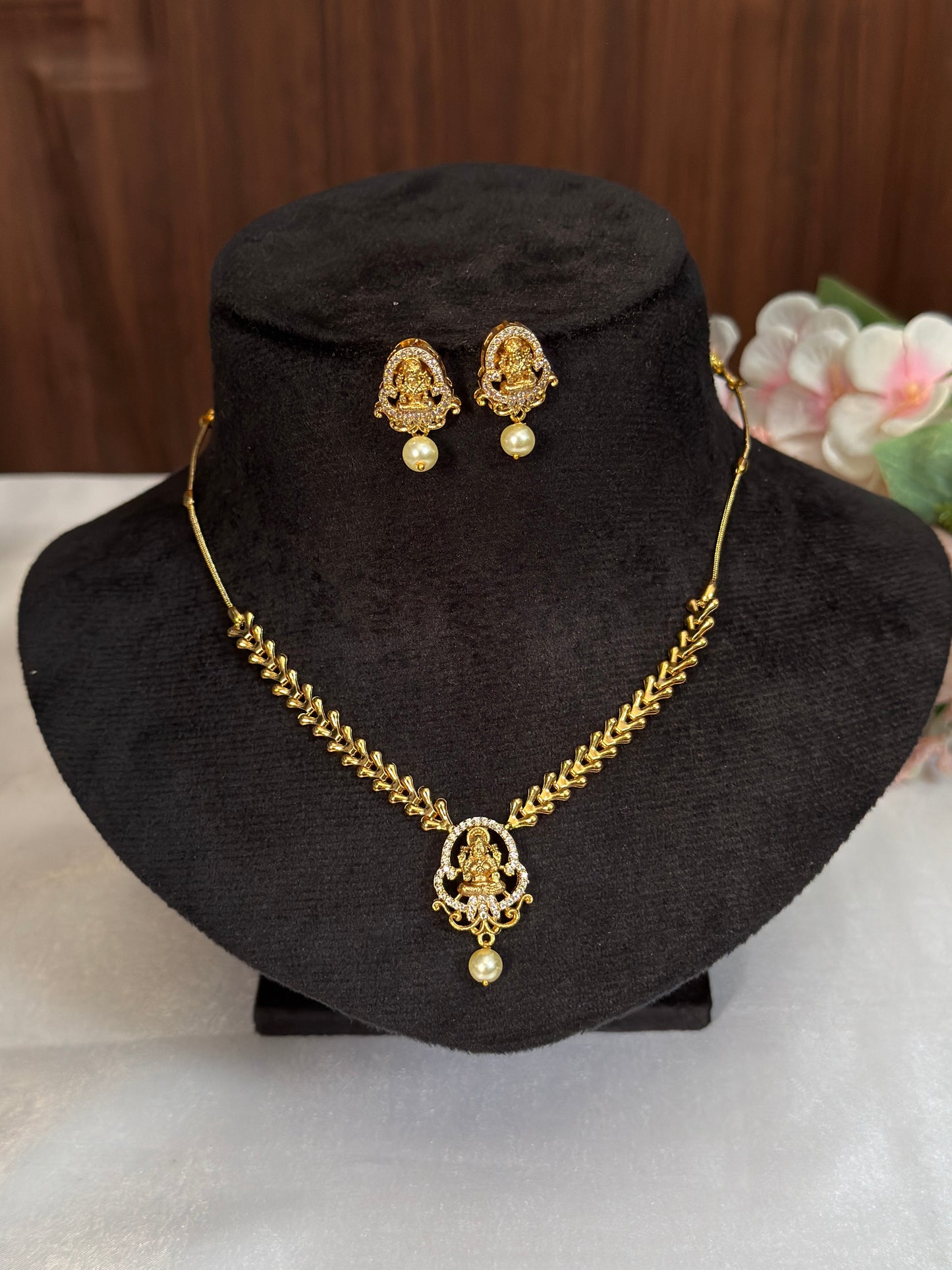 Minimal Necklace