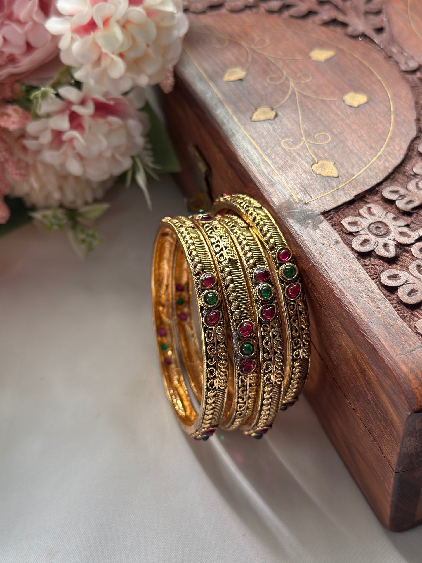 Simple Outer Bangles