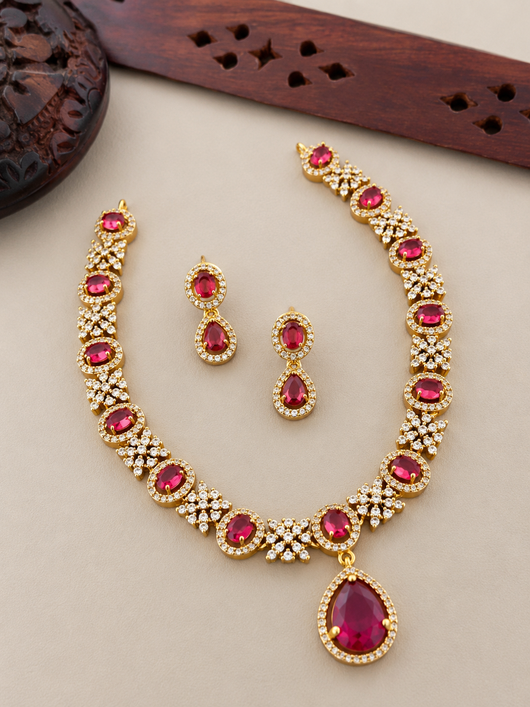 Elegant Teardrop Necklace Set DIA69