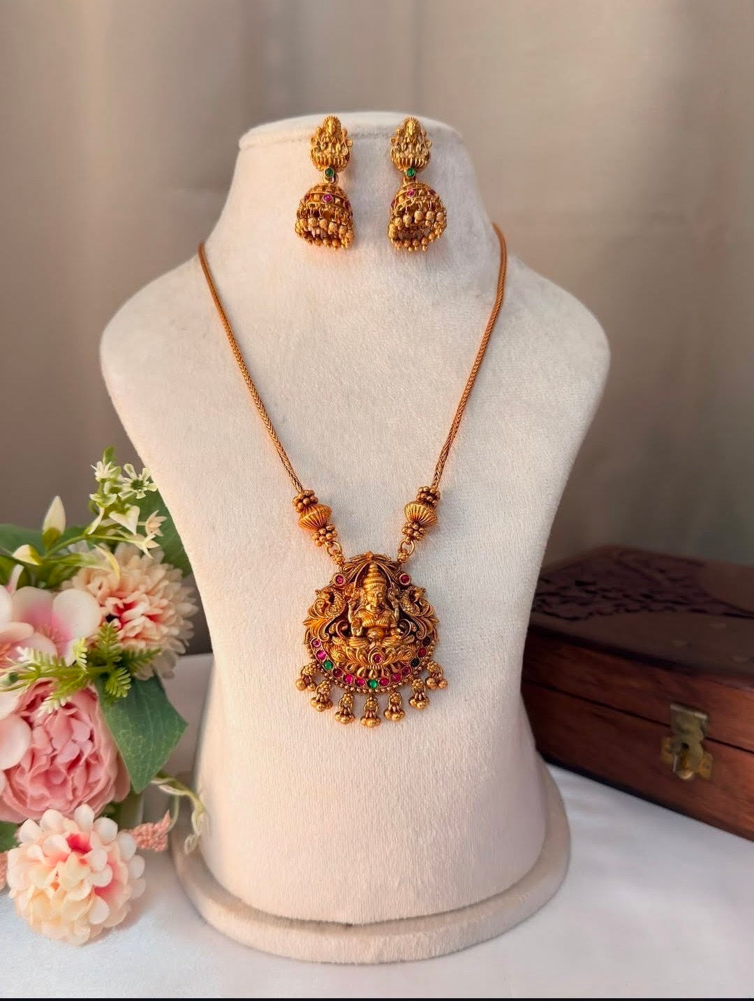 Multi Stone Lakshmi Short chain SC02