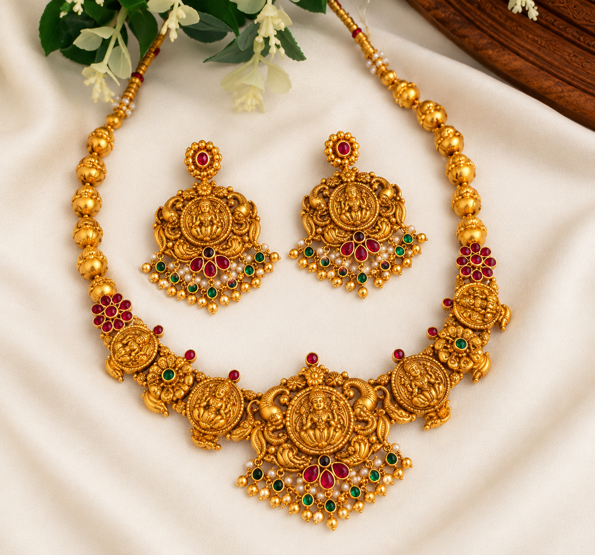 Lakshmi Gold/Green Beads Hanging NE174