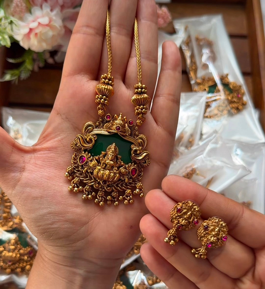 Devi Green Enamel Short chain SC52