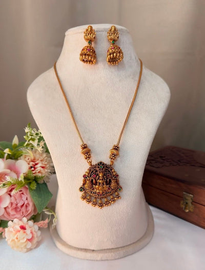Flower design Lakshmi pendent short chain SC16